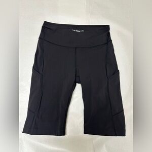 Outdoor Voices - Black cargo media pocket biker shorts🌻